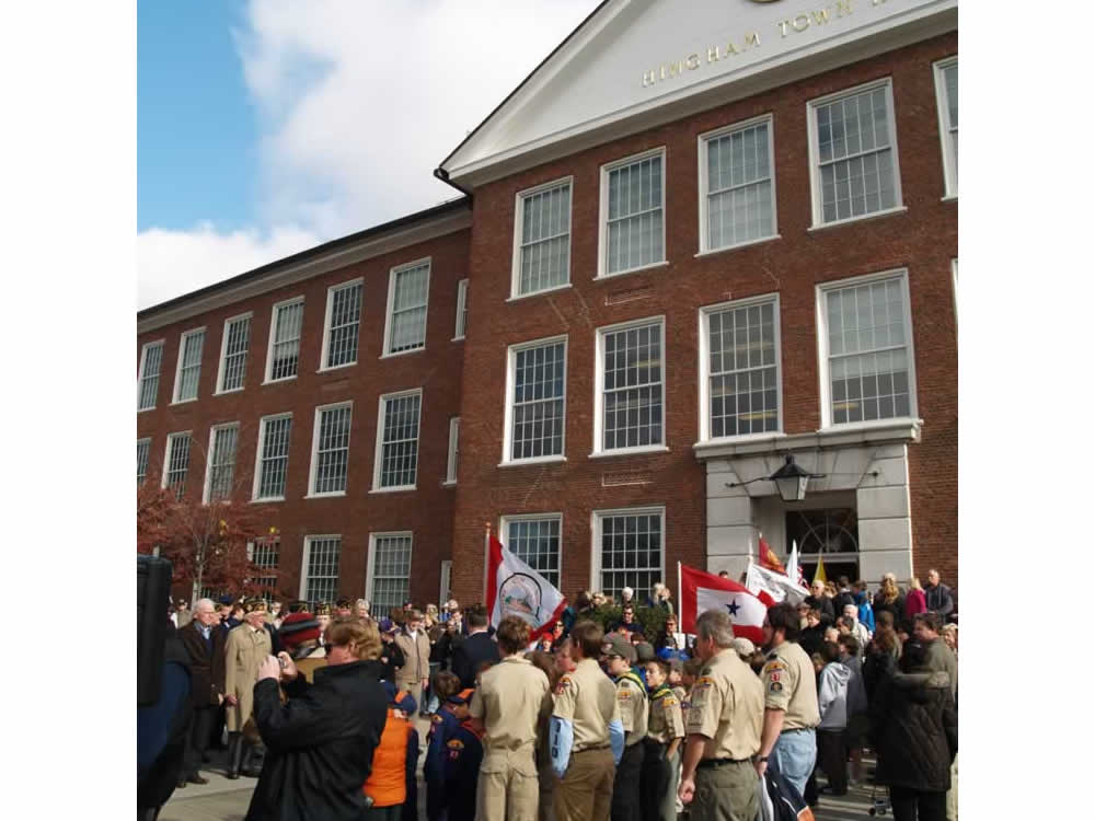 Crowd enters Town Hall for additional ceremonies